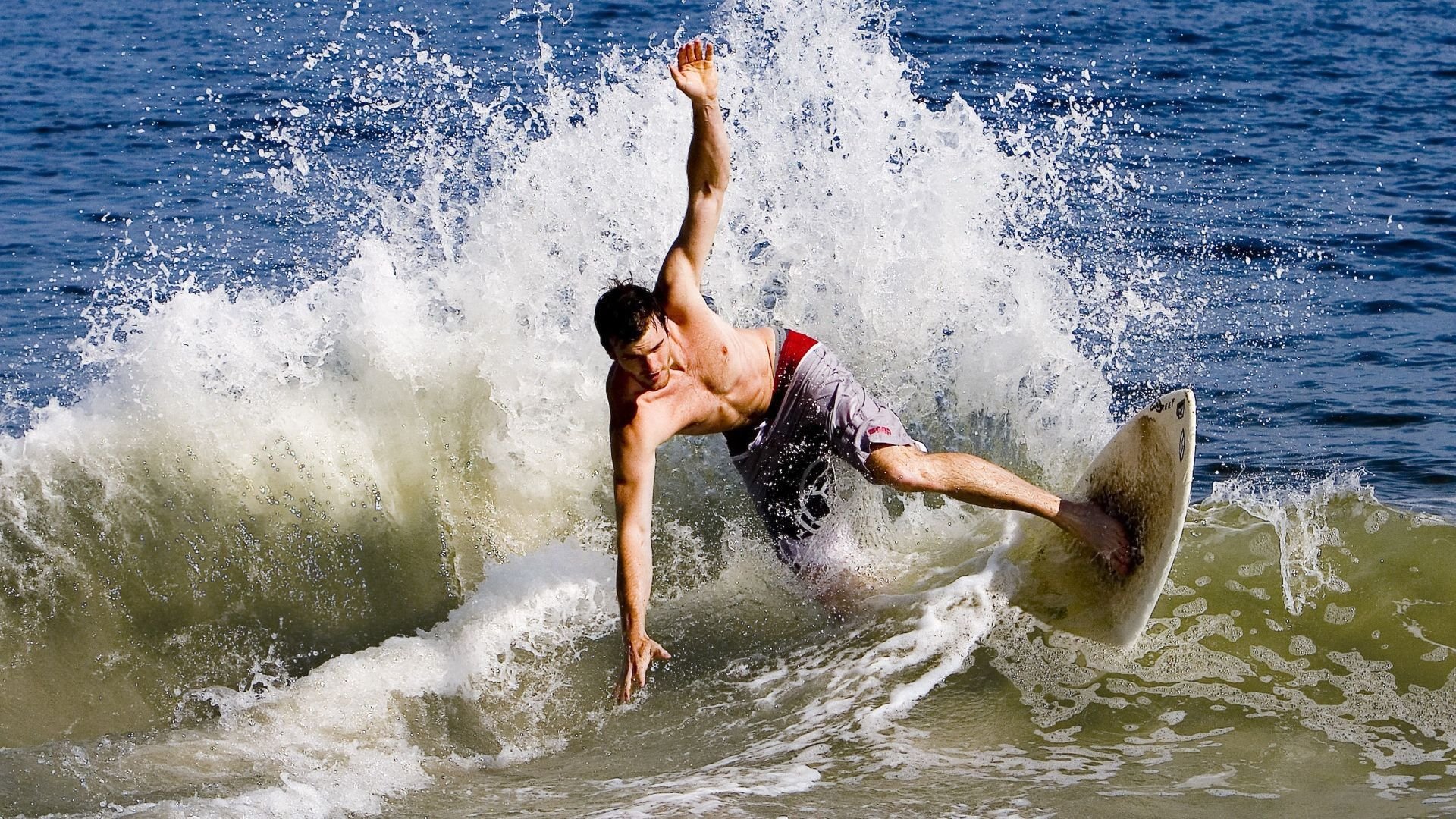 800米自由泳决赛 梅尔滕斯全程稳定输出，800米自由泳比赛视频